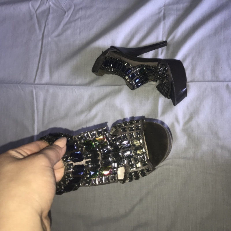 Sexy crystals sandals worn on Banbros
